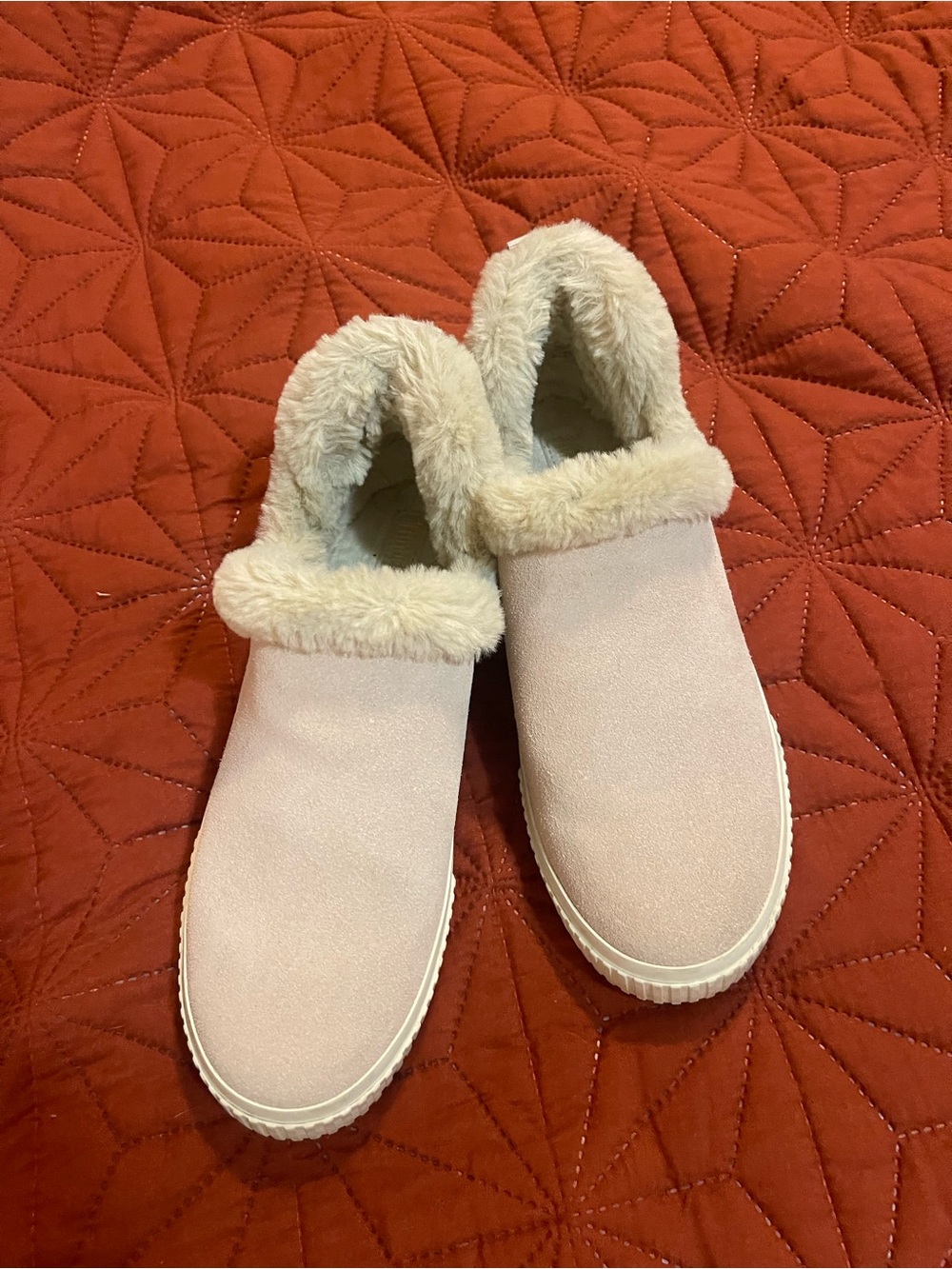 Timberland Women's Slip-On Faux-Fur Lined Slippers - Light Pink